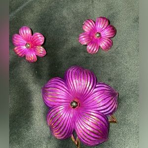 Vintage Park Lane enamel brooch and clip earring set. 1960s signed